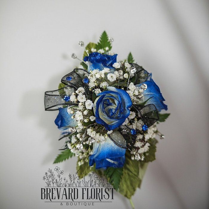 Corsage 9